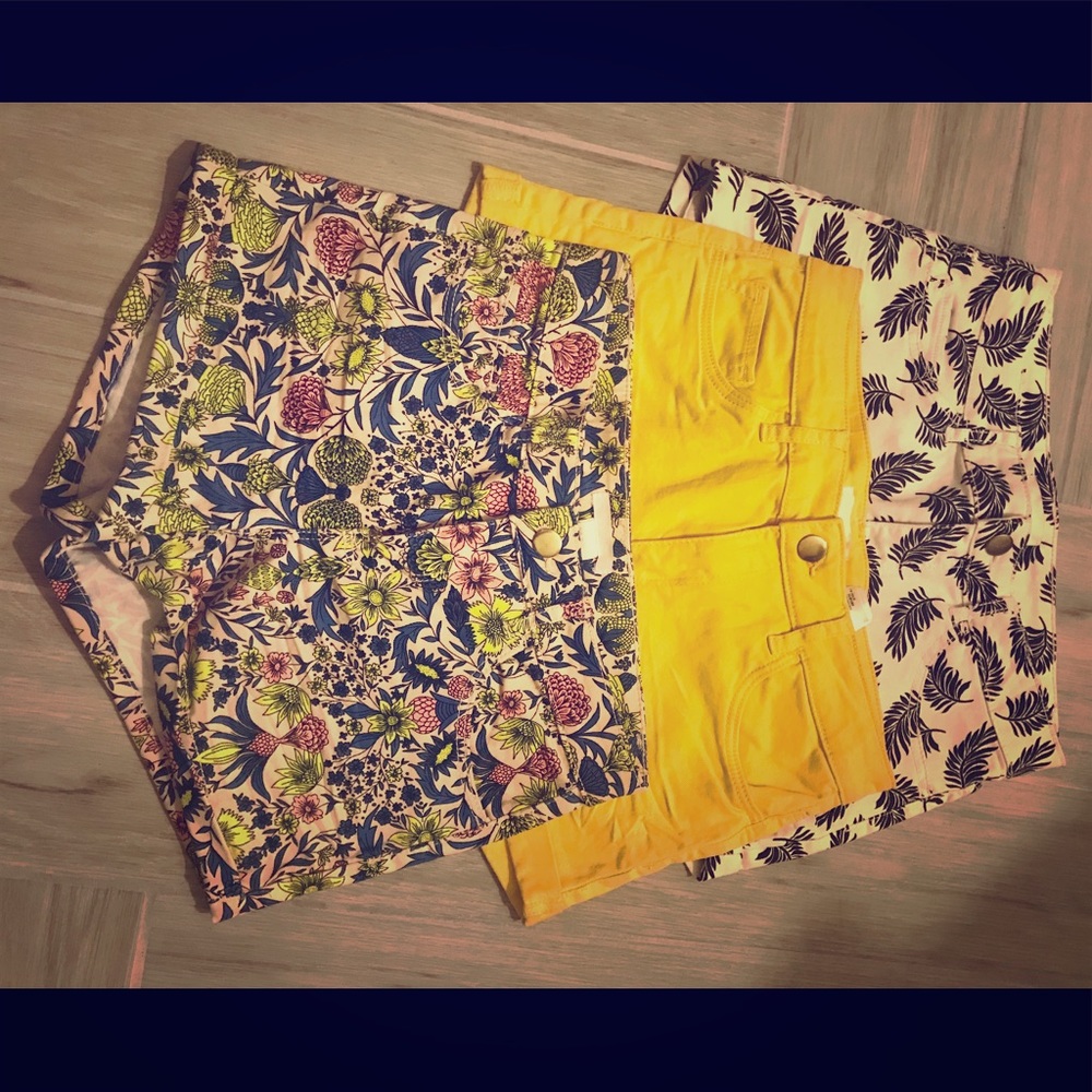 Sexy high waisted shorts from H and M size 2